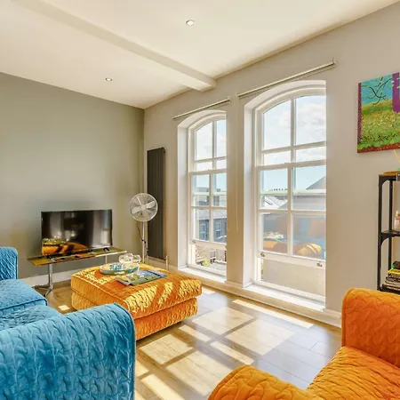 2 Bed In 83763 Apartment