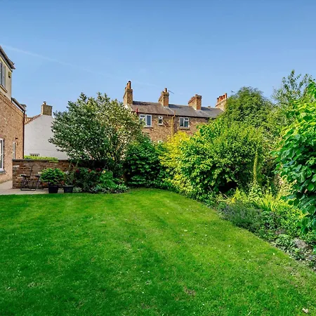 2 Bed In 83763 * ريبون