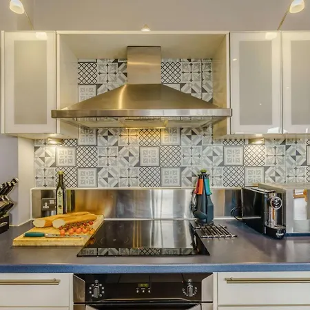 2 Bed In Oc-83763 Apartment *